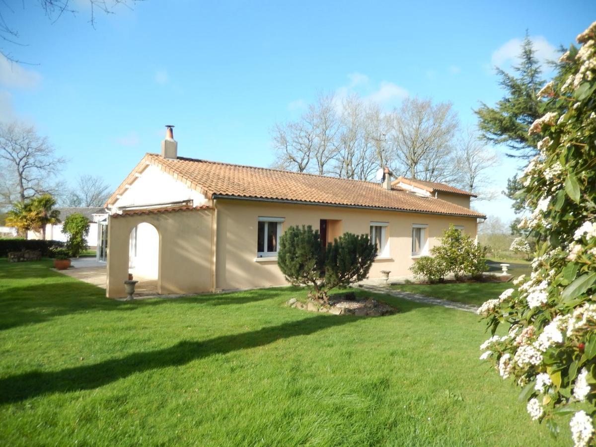 Studio Appart' Les Jards Bressuire Exterior foto